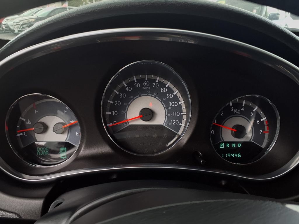 Used 2012 Chrysler 200 Touring FWD image 11