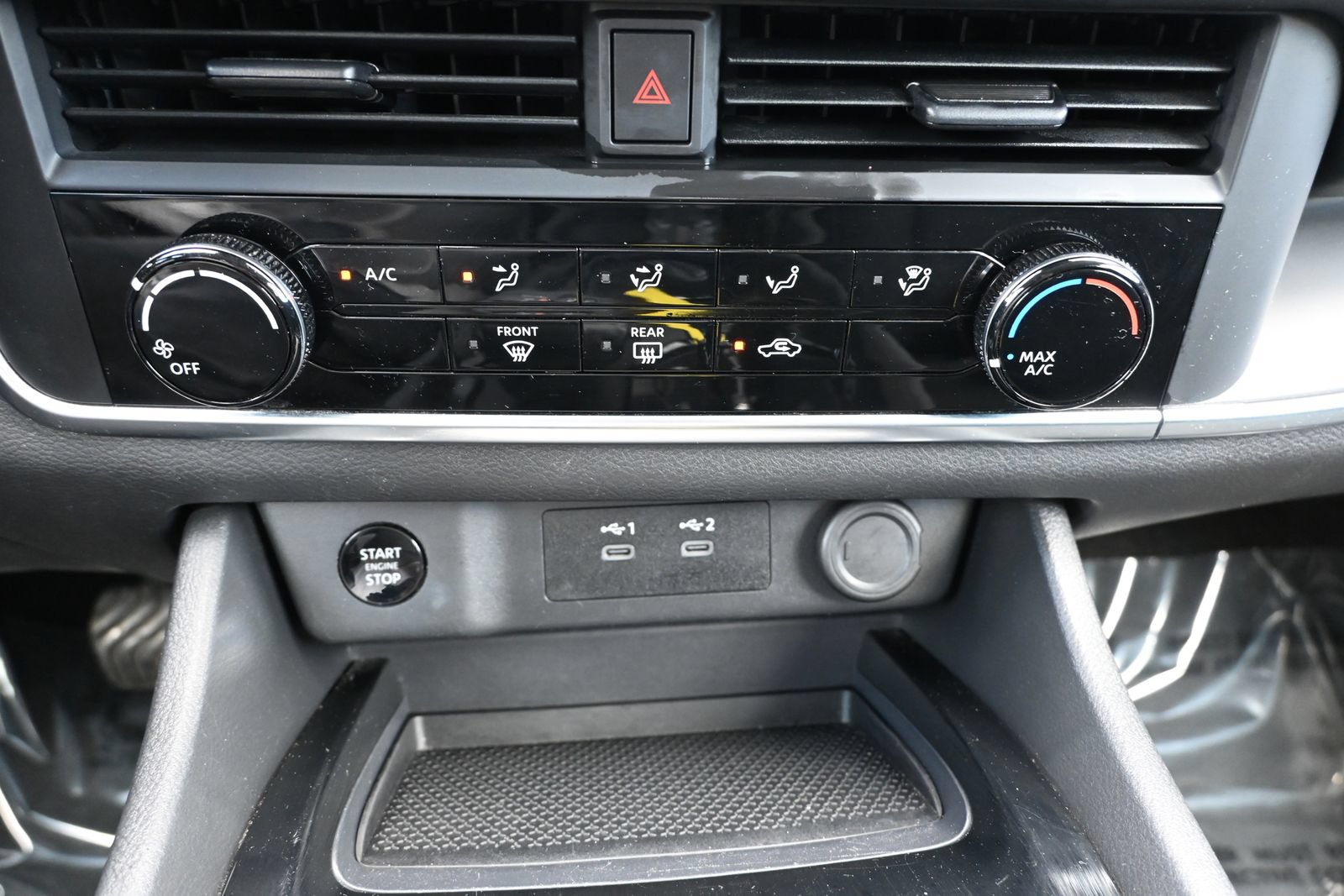 Used 2024 Nissan Rogue S AWD/4WD image 19