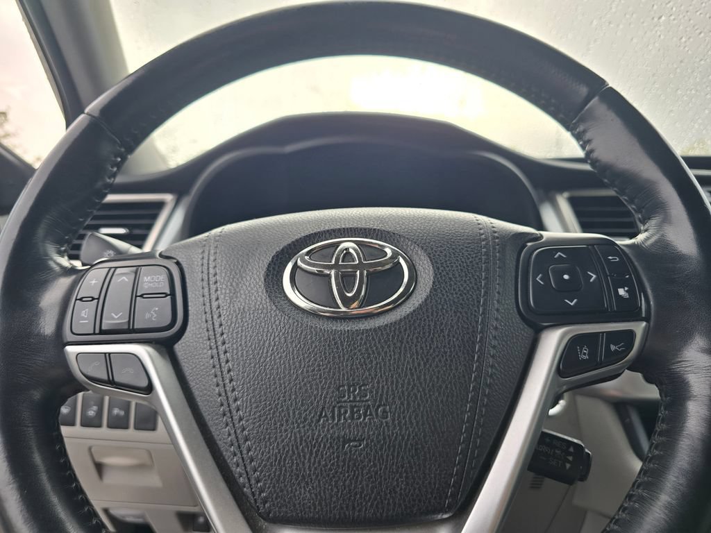 Used 2019 Toyota Highlander Limited Platinum AWD/4WD image 21