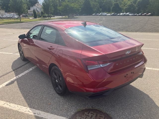 Used 2023 Hyundai Elantra SEL w/ Cargo Package FWD image 7