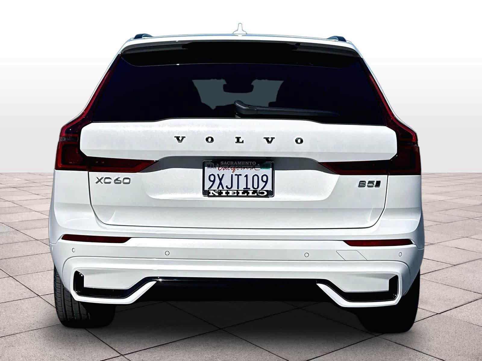 Used 2026 Volvo XC60 B5 Plus w/ Climate Package PRO AWD/4WD image 7