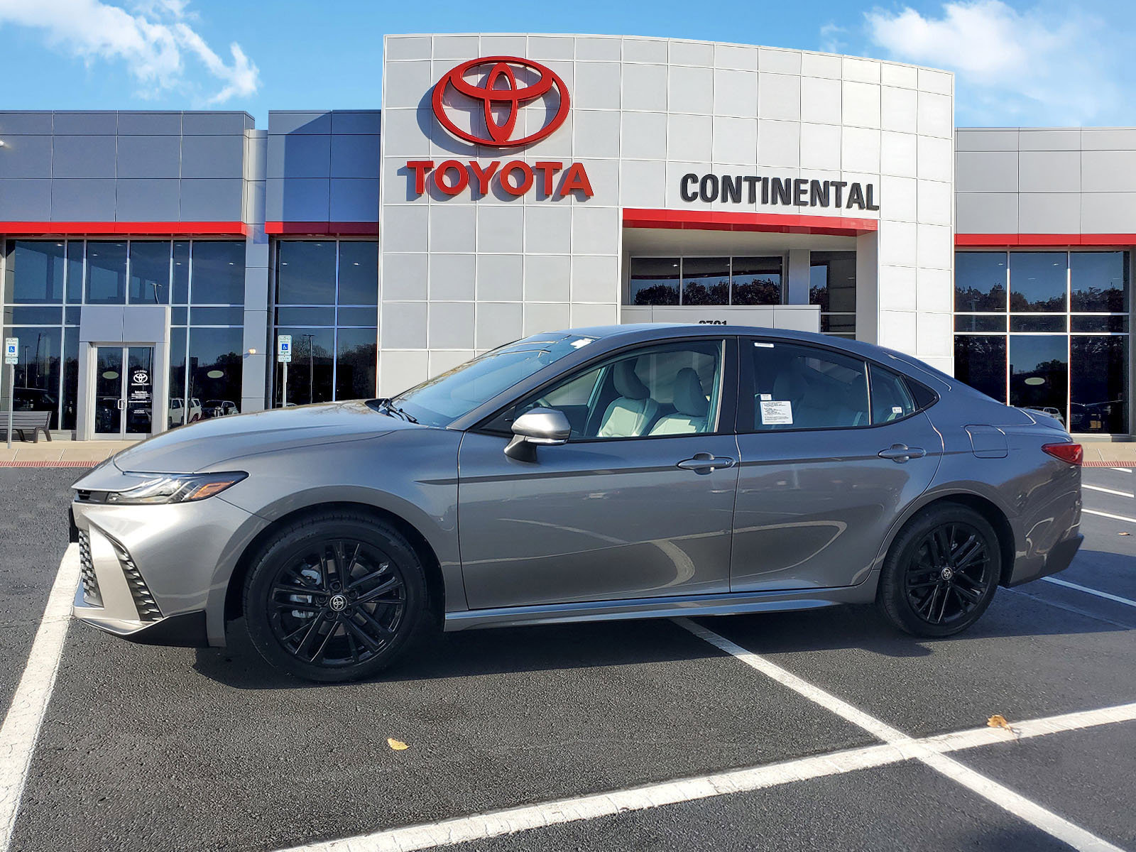 New 2026 Toyota Camry SE FWD image 3