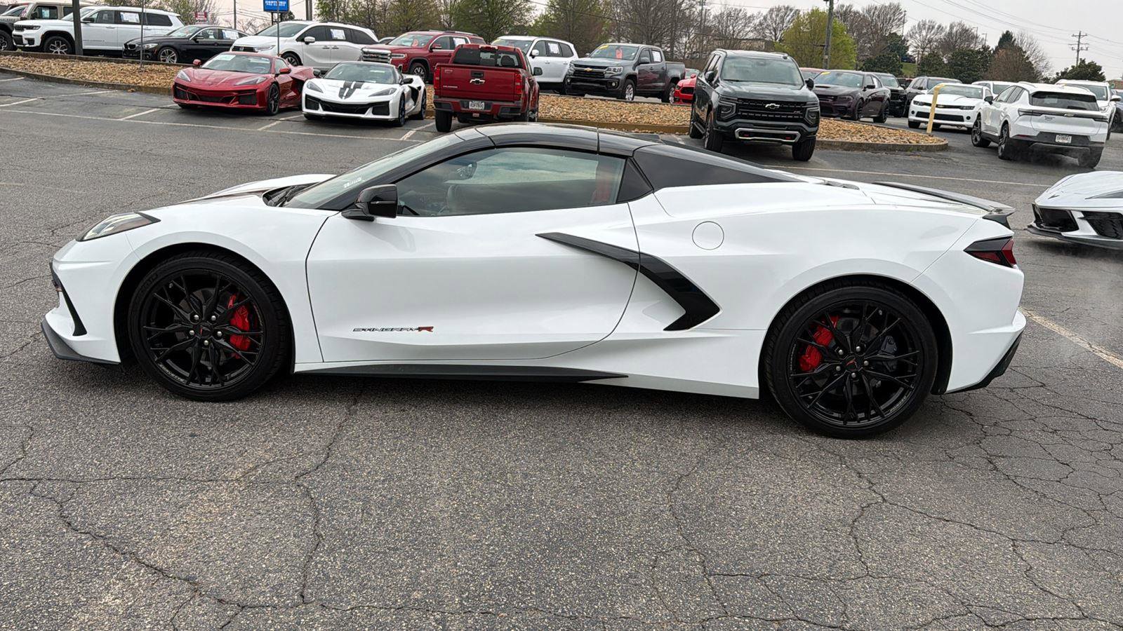 Used 2025 Chevrolet Corvette Stingray Convertible RWD image 9