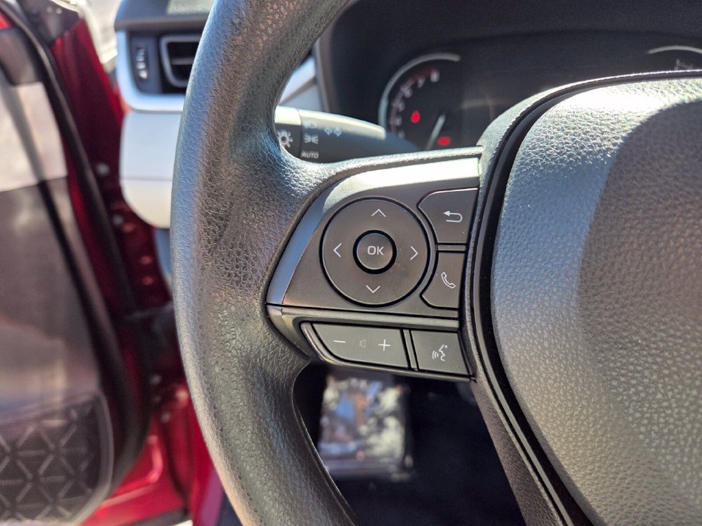 Used 2025 Toyota RAV4 XLE w/ Convenience Package FWD image 31