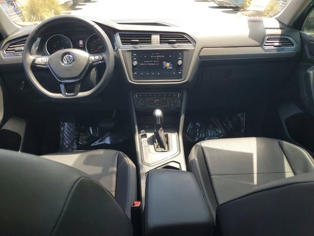 Certified 2020 Volkswagen Tiguan SE w/ Panoramic Sunroof Package FWD image 12