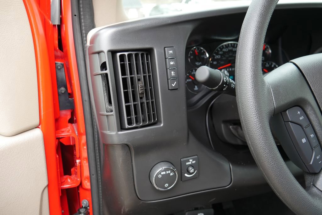 New 2026 Chevrolet Express 3500 Extended image 11