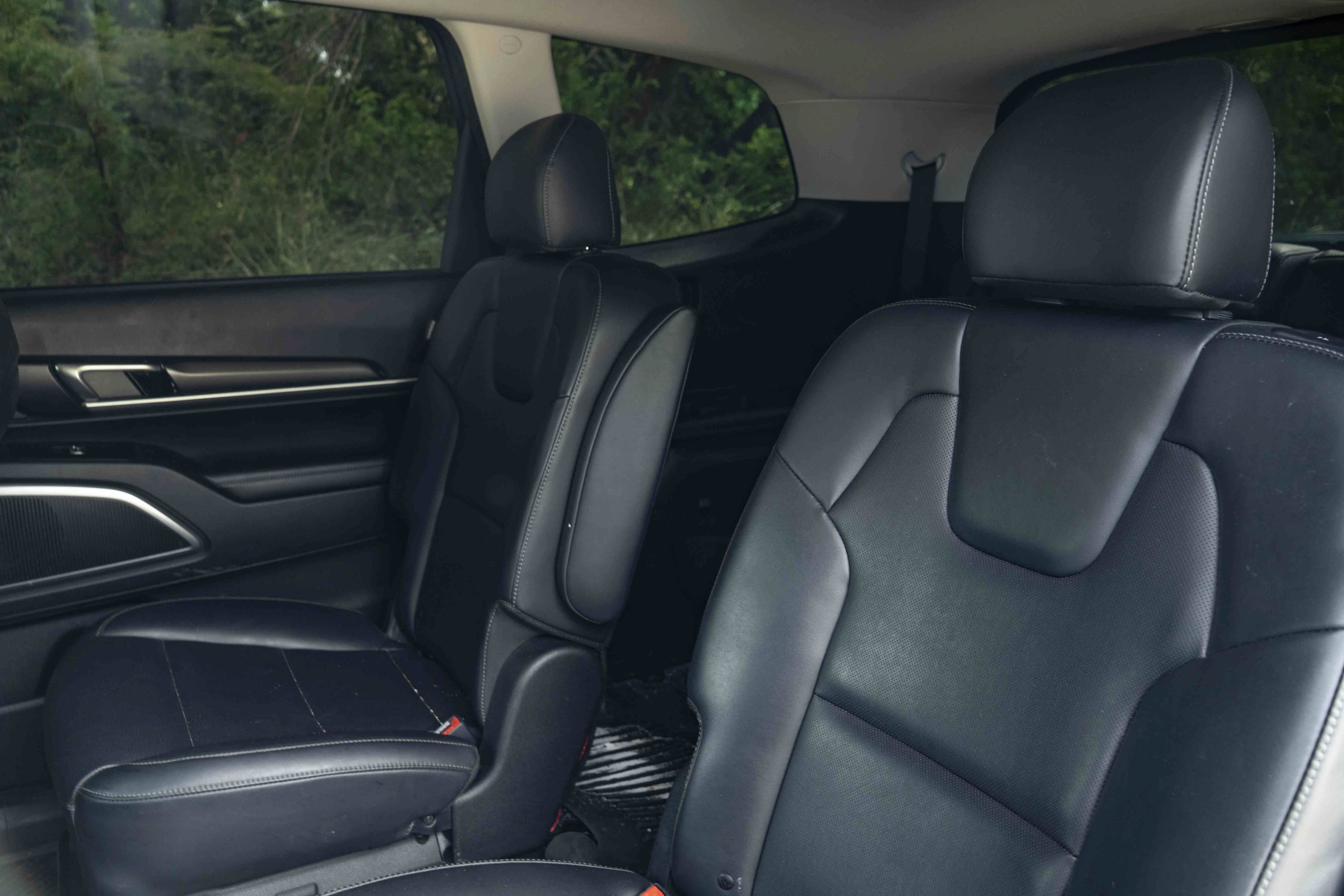 Used 2025 Kia Telluride S FWD image 18
