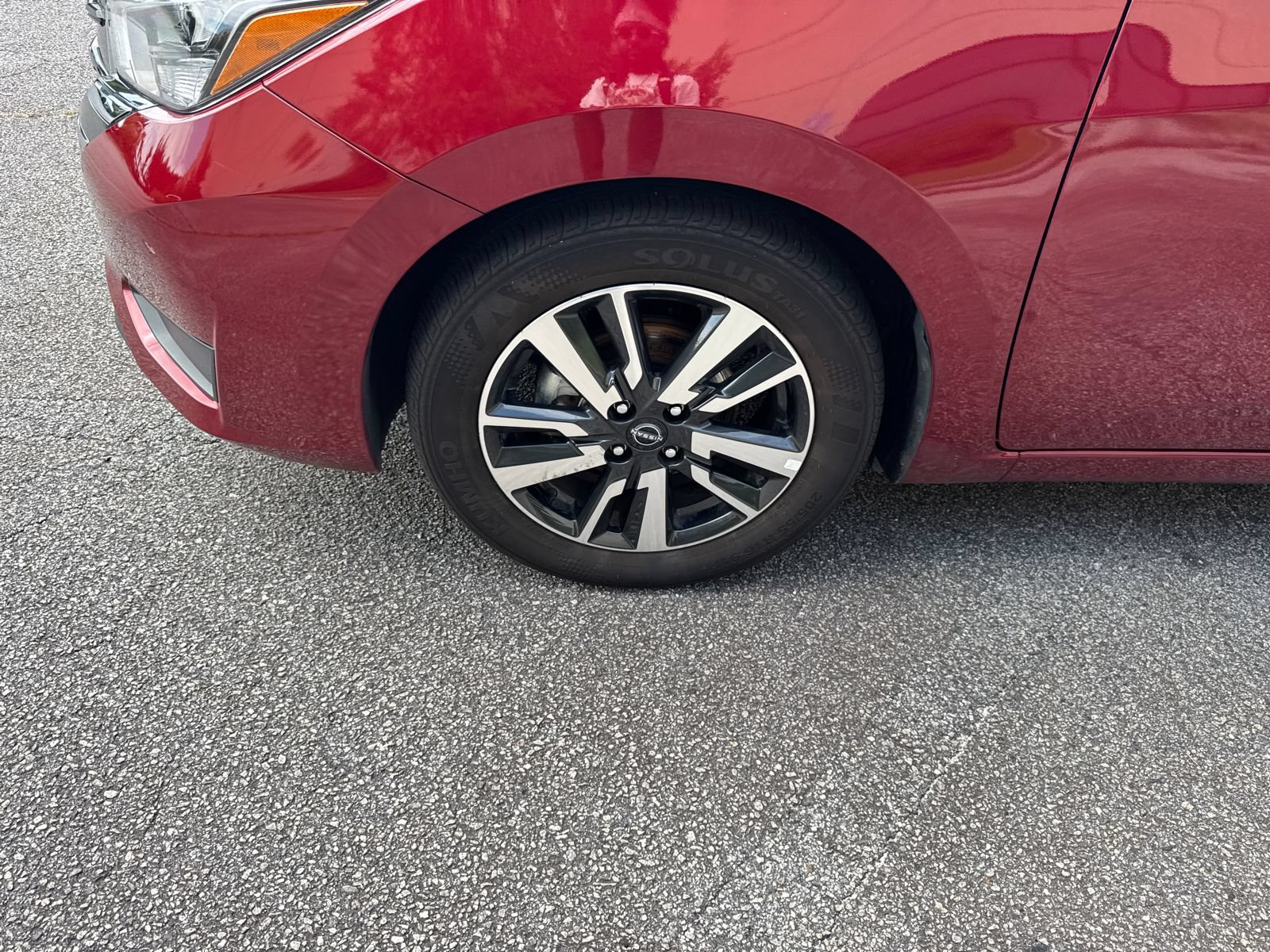 Used 2025 Nissan Versa SV FWD image 11
