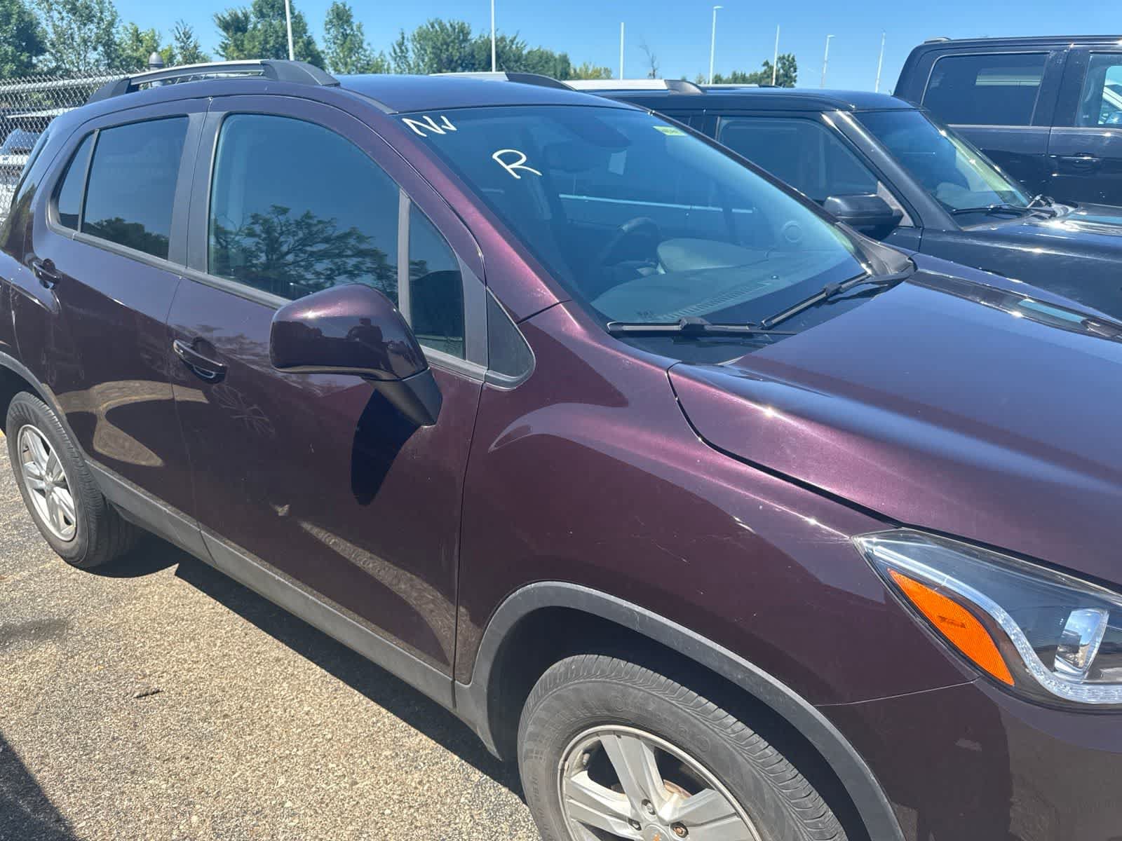 Used 2022 Chevrolet Trax LT w/ LT Convenience Package AWD/4WD image 23