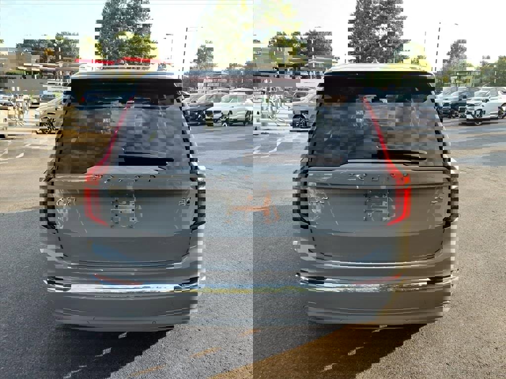 New 2026 Volvo XC90 B6 Plus w/ Protection Package Premier image 4