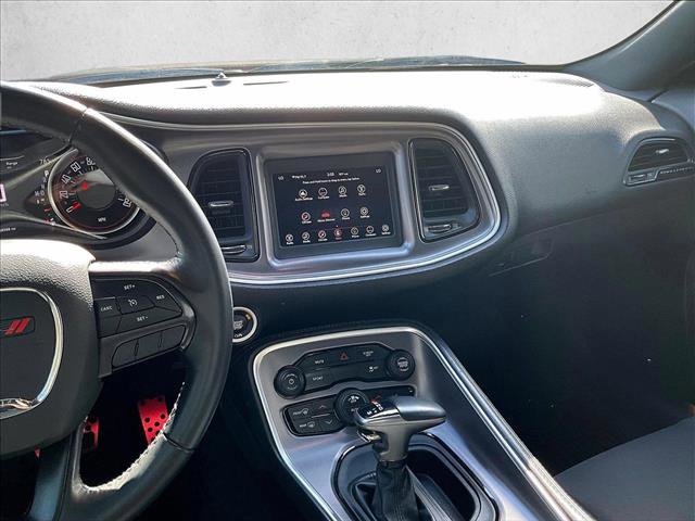 Used 2019 Dodge Challenger SXT image 8