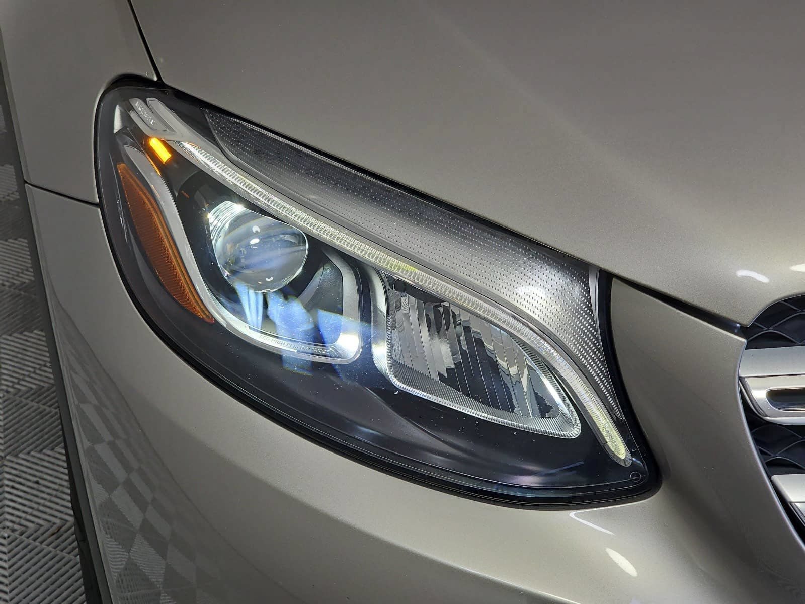 Used 2019 Mercedes-Benz GLC 300 w/ Premium Package image 28