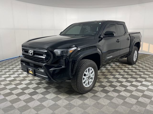 Used 2025 Toyota Tacoma SR5 AWD/4WD image 1
