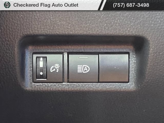 Used 2021 Toyota RAV4 LE AWD/4WD image 23
