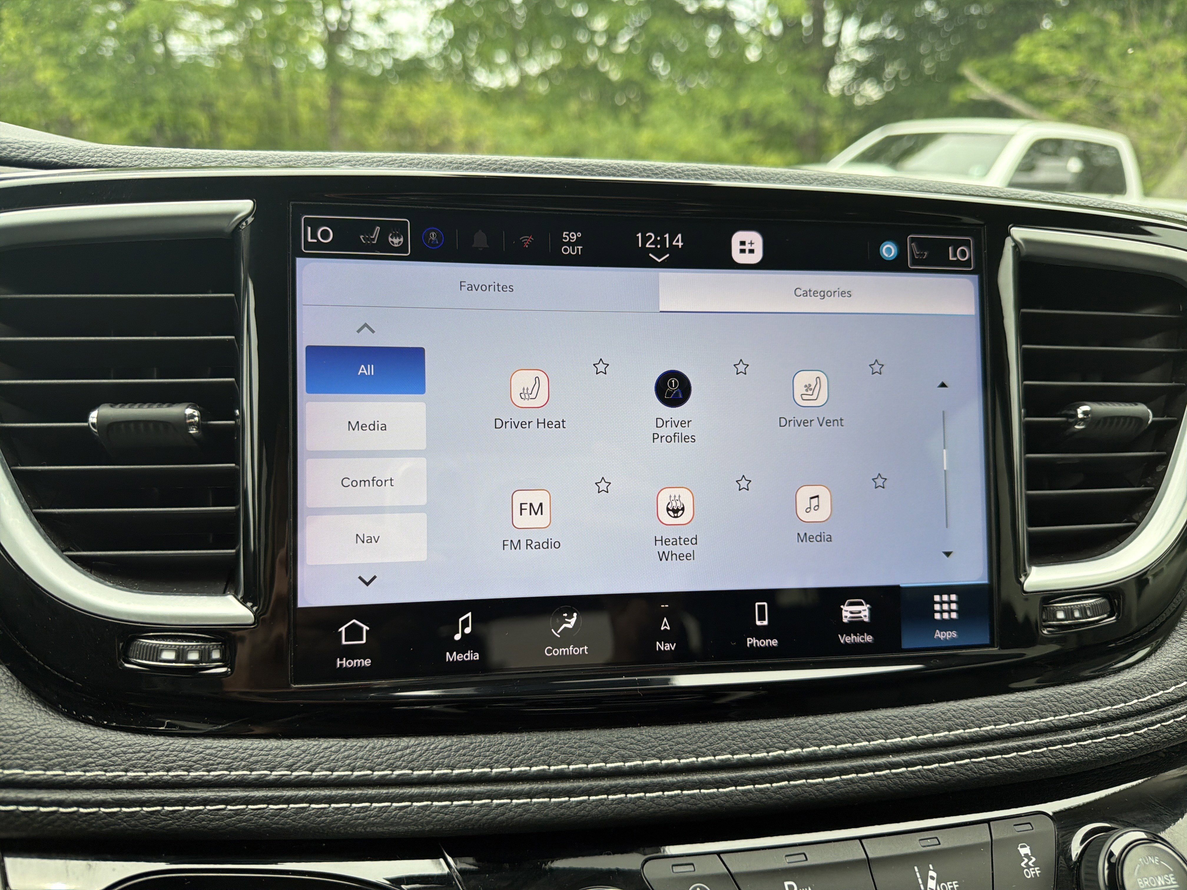 Used 2024 Chrysler Pacifica Limited FWD image 30