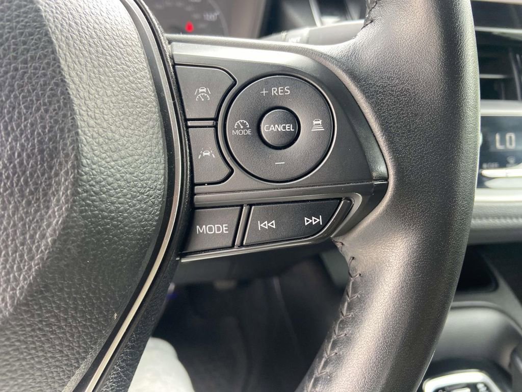 Used 2025 Toyota Corolla SE image 33