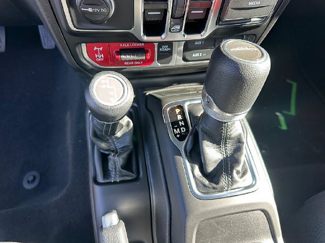 New 2026 Jeep Gladiator Mojave w/ Technology Group AWD/4WD image 25