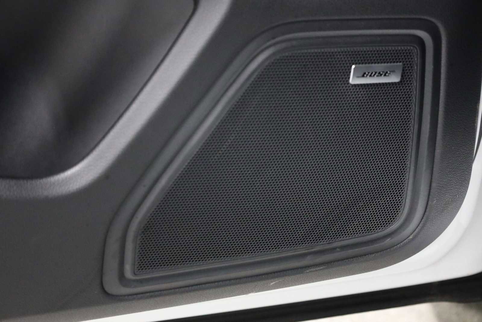 Certified 2025 Porsche Macan image 17