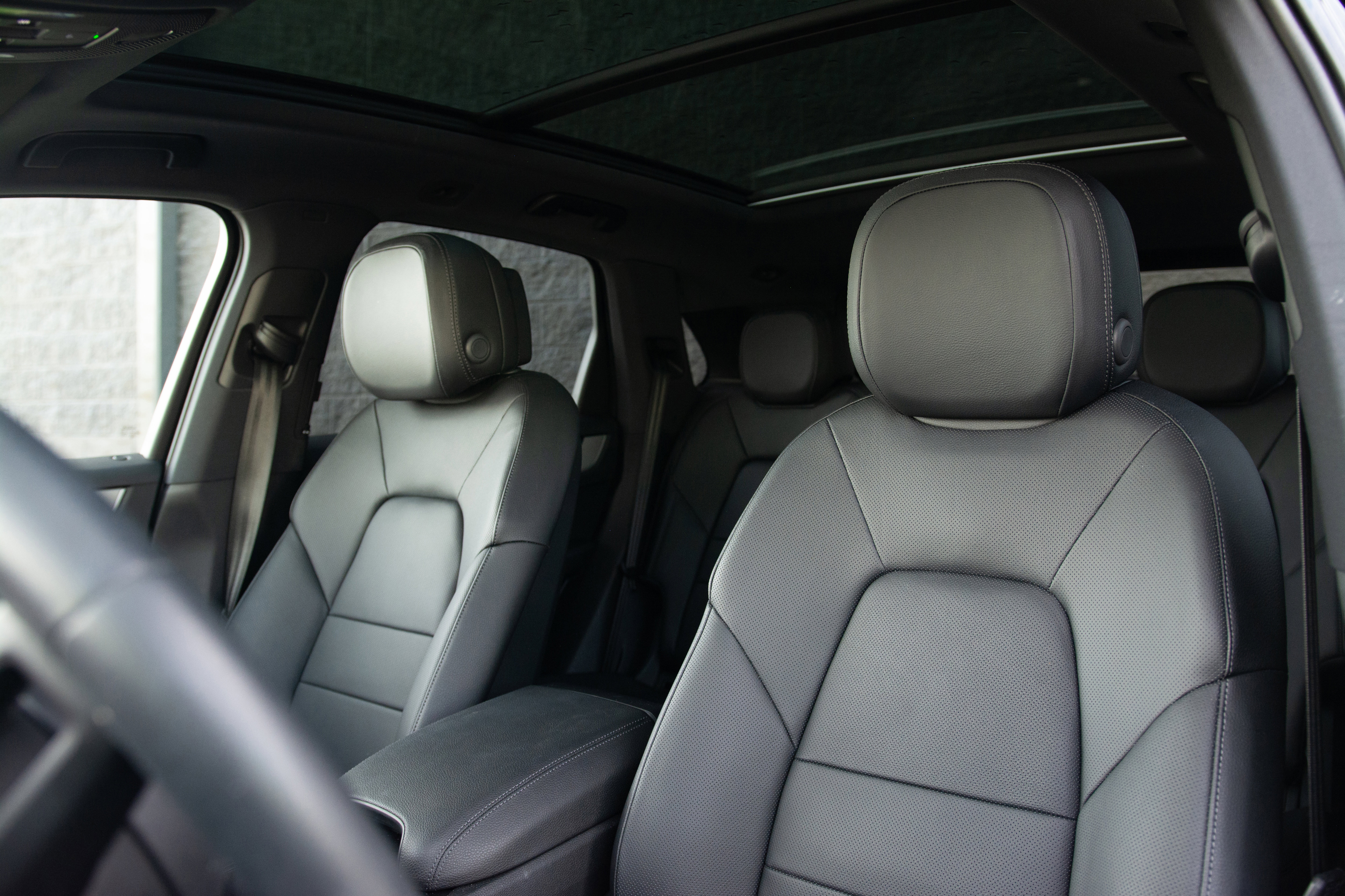 Certified 2025 Porsche Cayenne E-Hybrid image 5