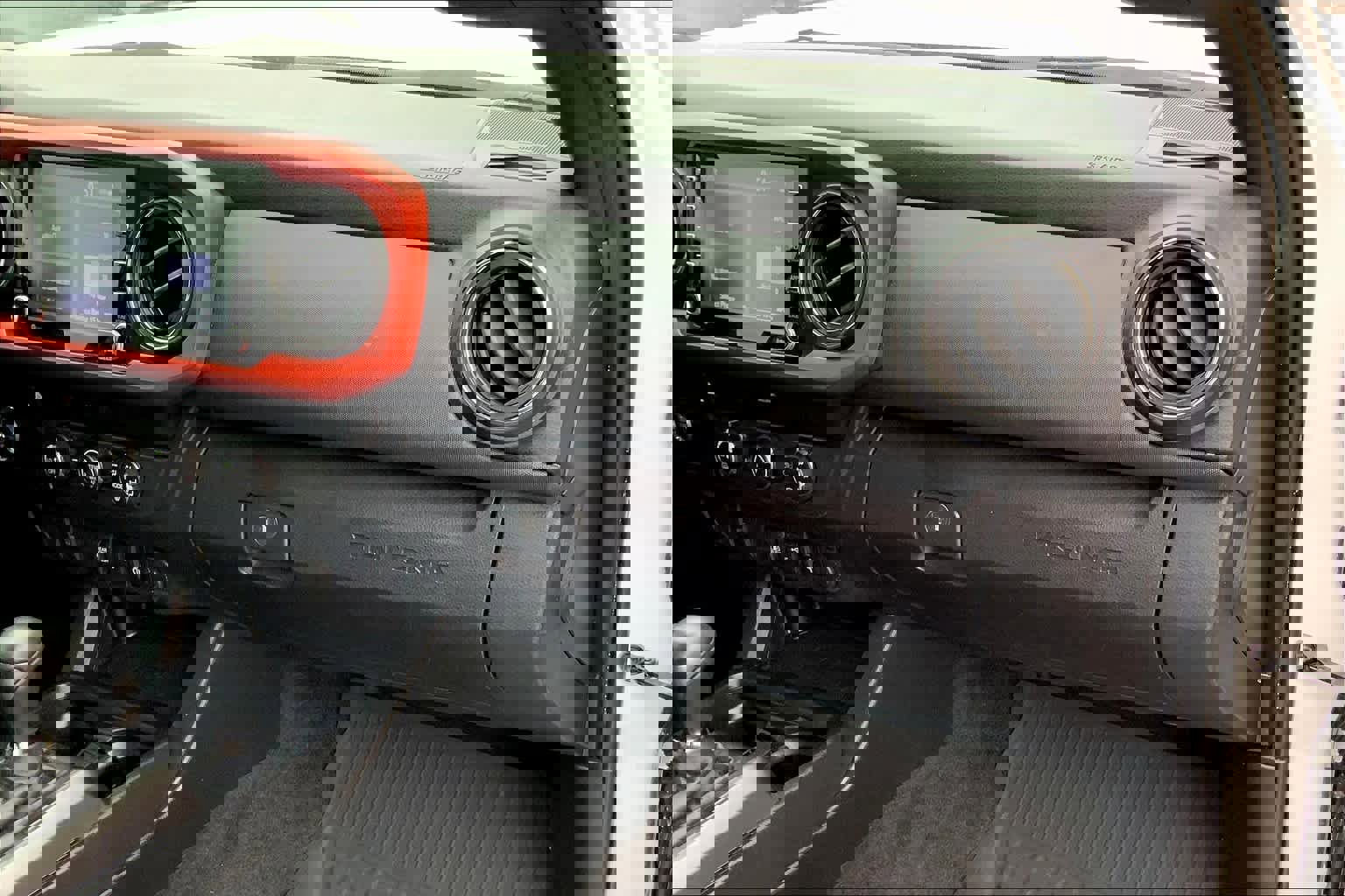 Used 2020 Toyota Tacoma TRD Off-Road image 18