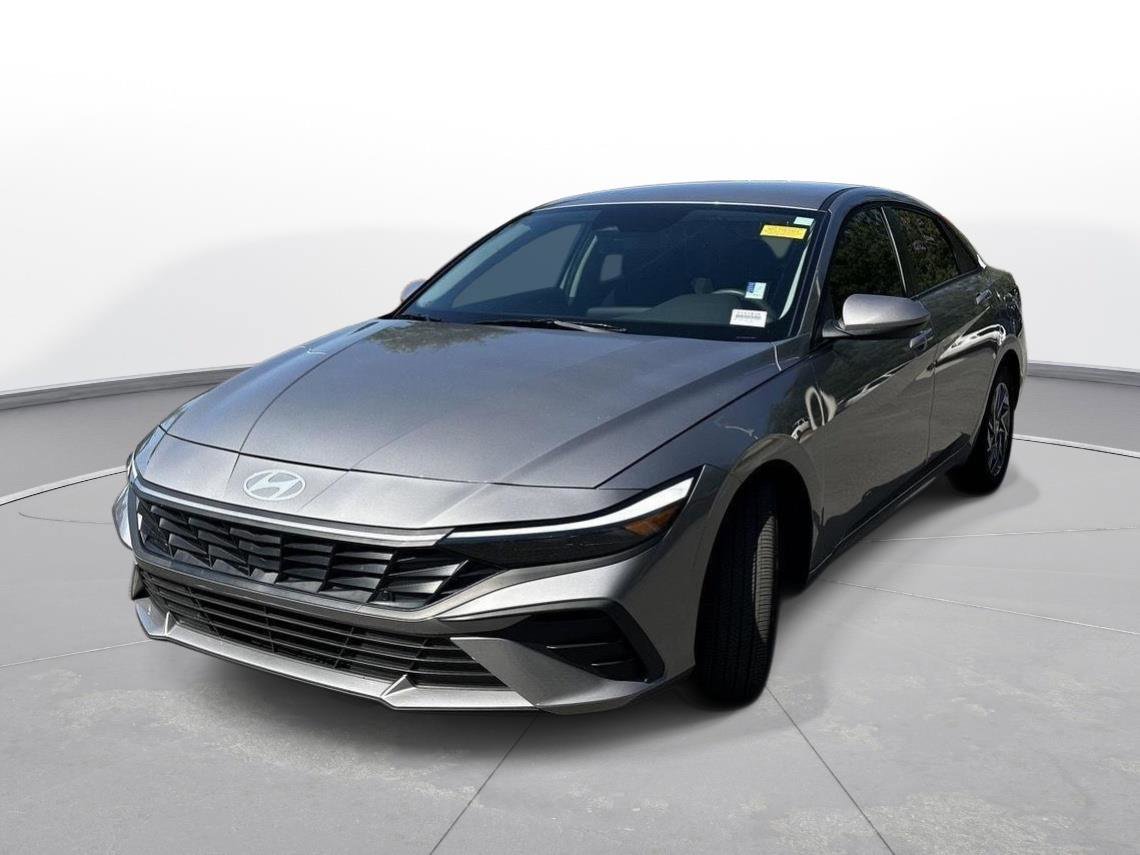 Used 2025 Hyundai Elantra Hybrid FWD video 2