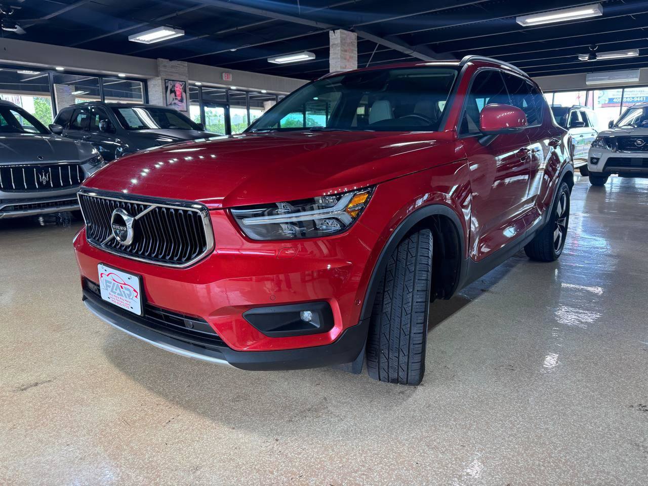 Used 2019 Volvo XC40 T5 Momentum AWD/4WD image 3