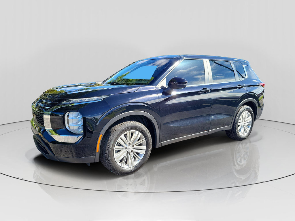 Used 2023 Mitsubishi Outlander ES FWD image 3