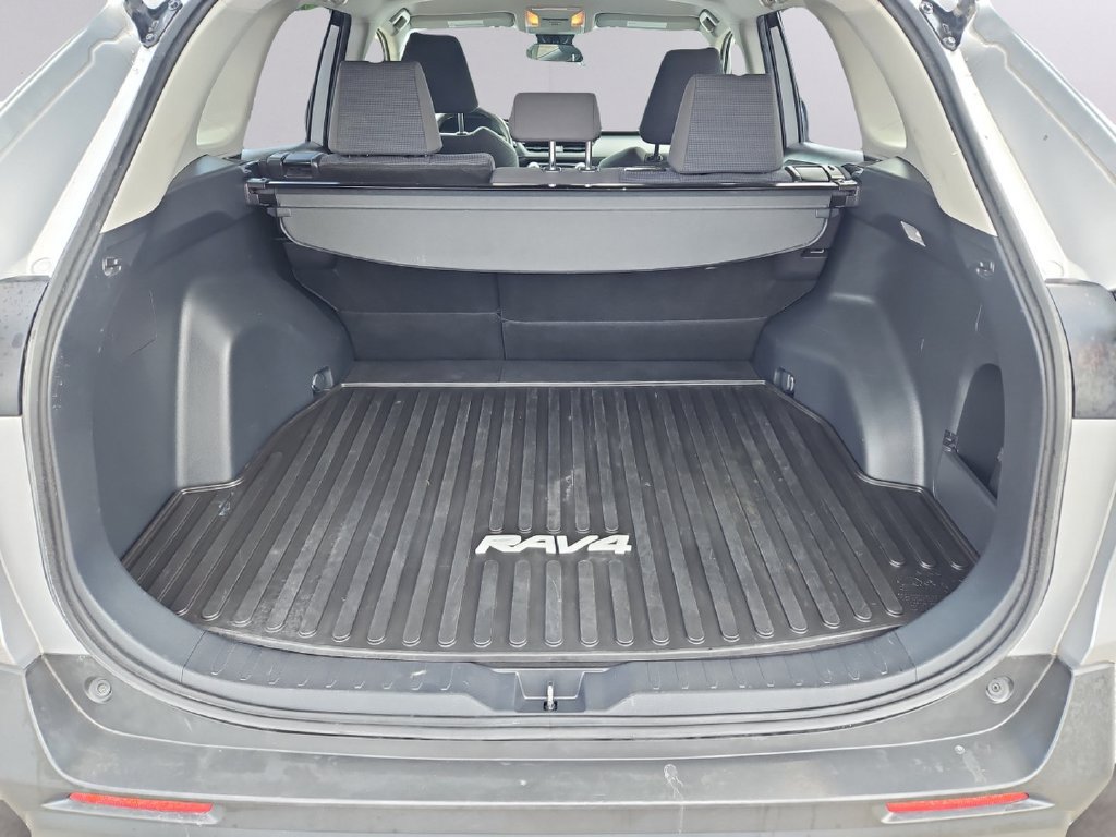 Used 2019 Toyota RAV4 LE w/ All Weather Liner Package AWD/4WD image 27