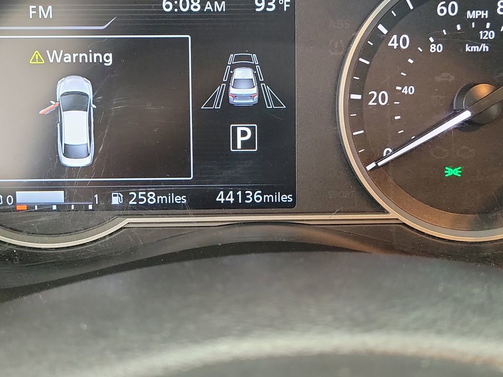 Used 2023 Nissan Versa SV w/ Electronics Package FWD image 25
