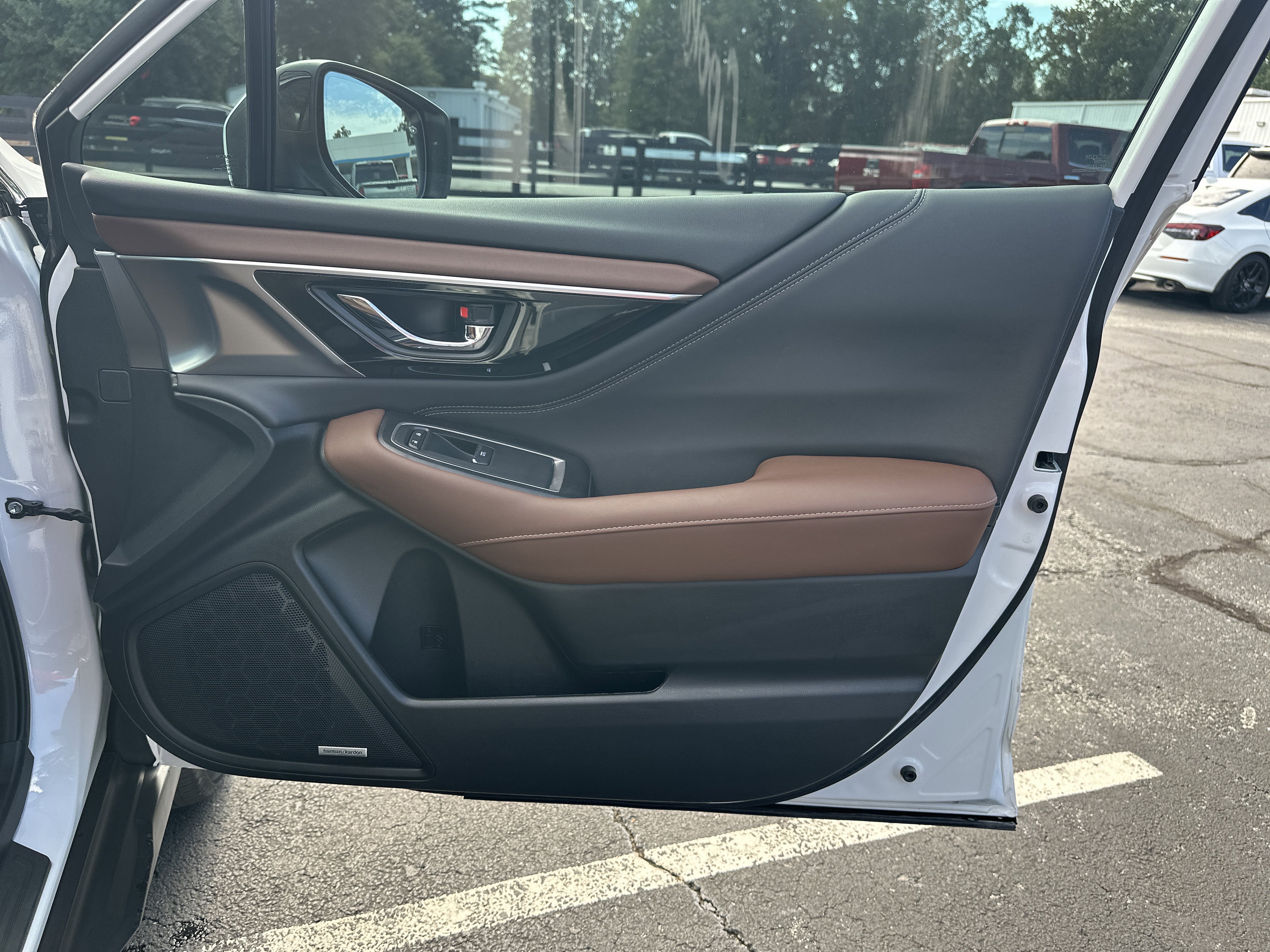 Used 2025 Subaru Outback Touring XT image 15