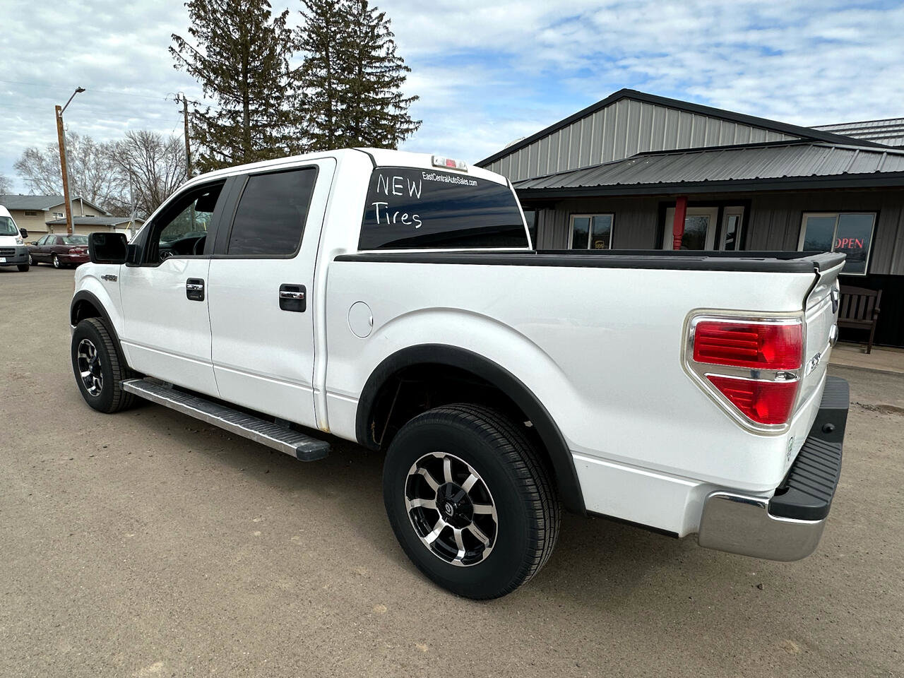 Used 2014 Ford F150 XLT w/ XTR Package image 3