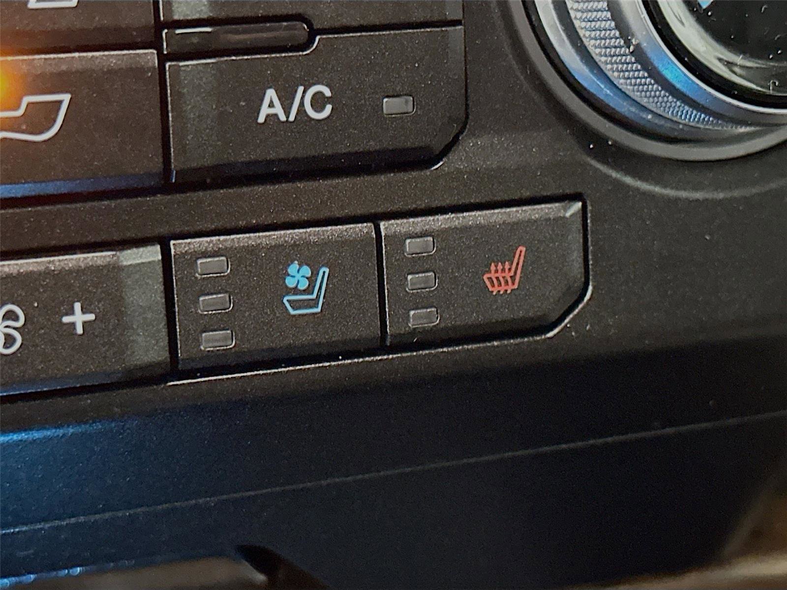 Used 2019 Ford F150 Lariat w/ Equipment Group 502A Luxury AWD/4WD image 16