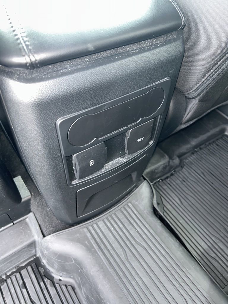 Used 2023 Ford Explorer XLT AWD/4WD image 8