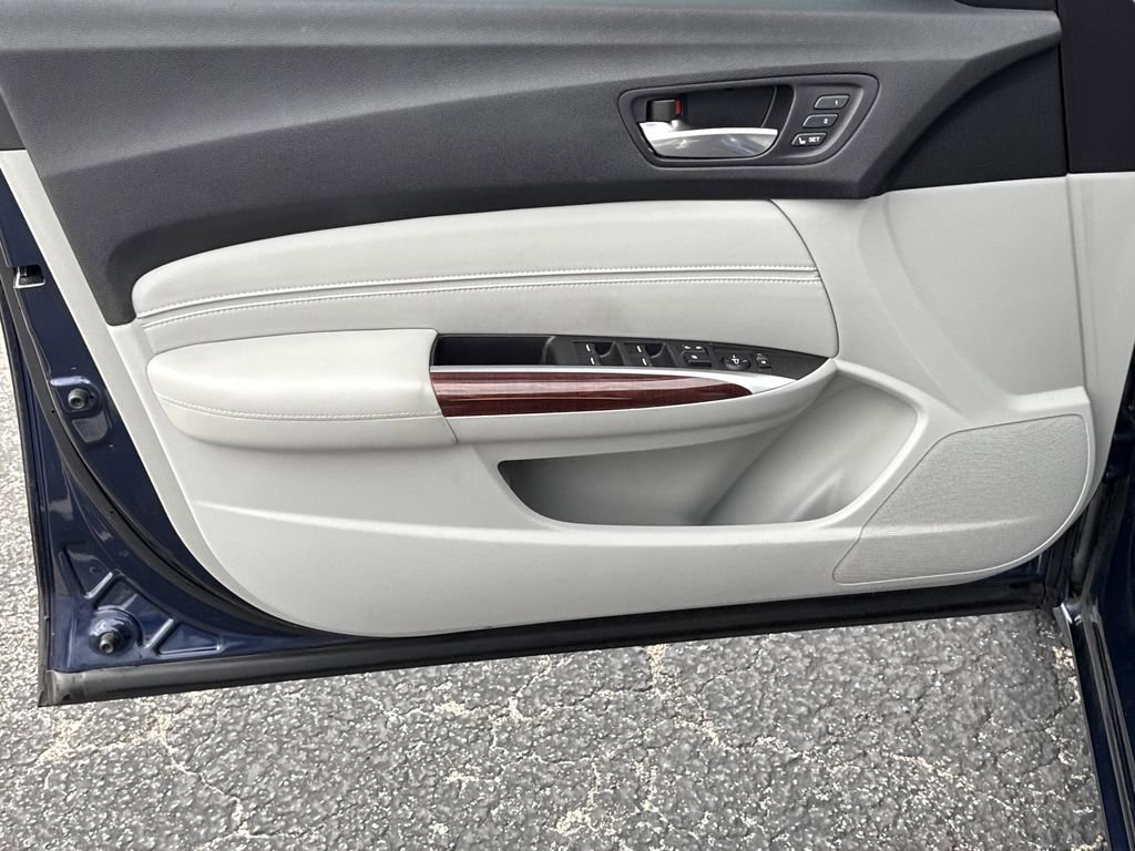 Used 2015 Acura TLX FWD image 10