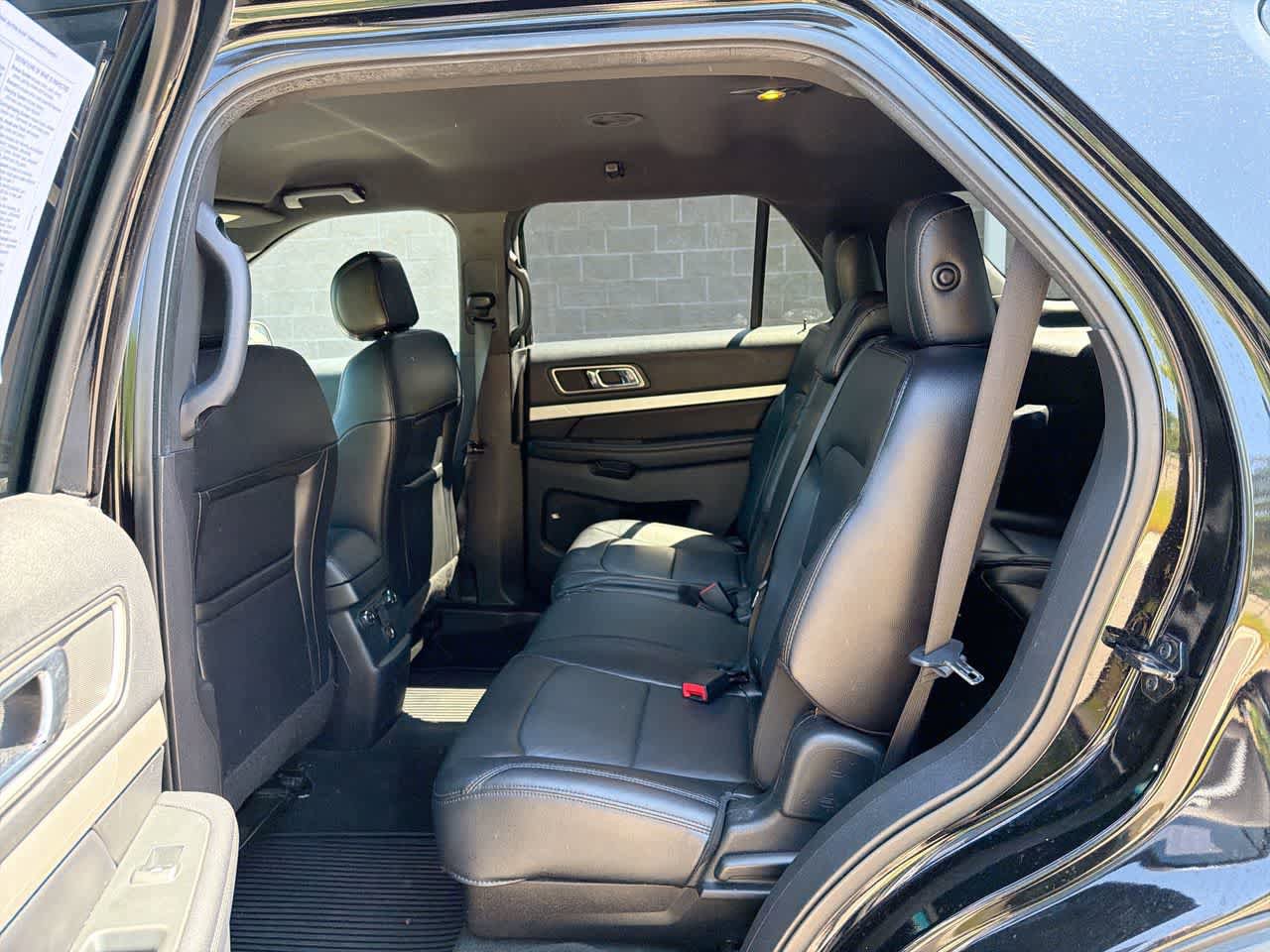 Used 2016 Ford Explorer XLT w/ Equipment Group 202A AWD/4WD image 24