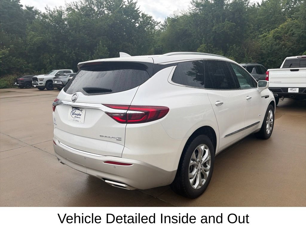 Used 2018 Buick Enclave Avenir w/ Avenir Technology Package AWD/4WD image 8
