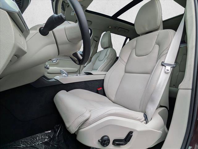 New 2025 Volvo XC90 B6 Ultra w/ Lounge Package image 4