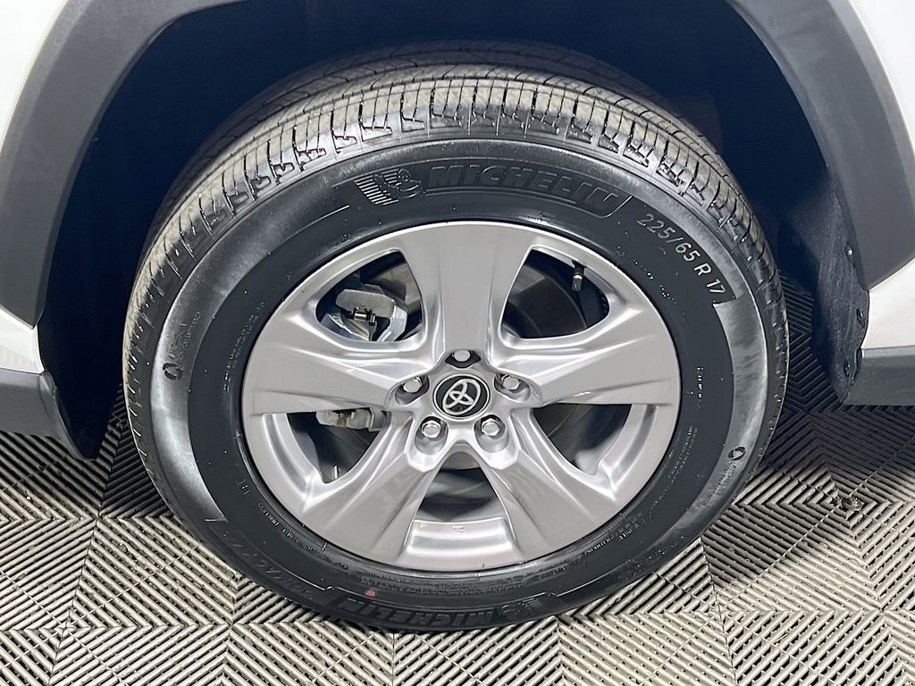 Certified 2025 Toyota RAV4 XLE AWD/4WD image 28