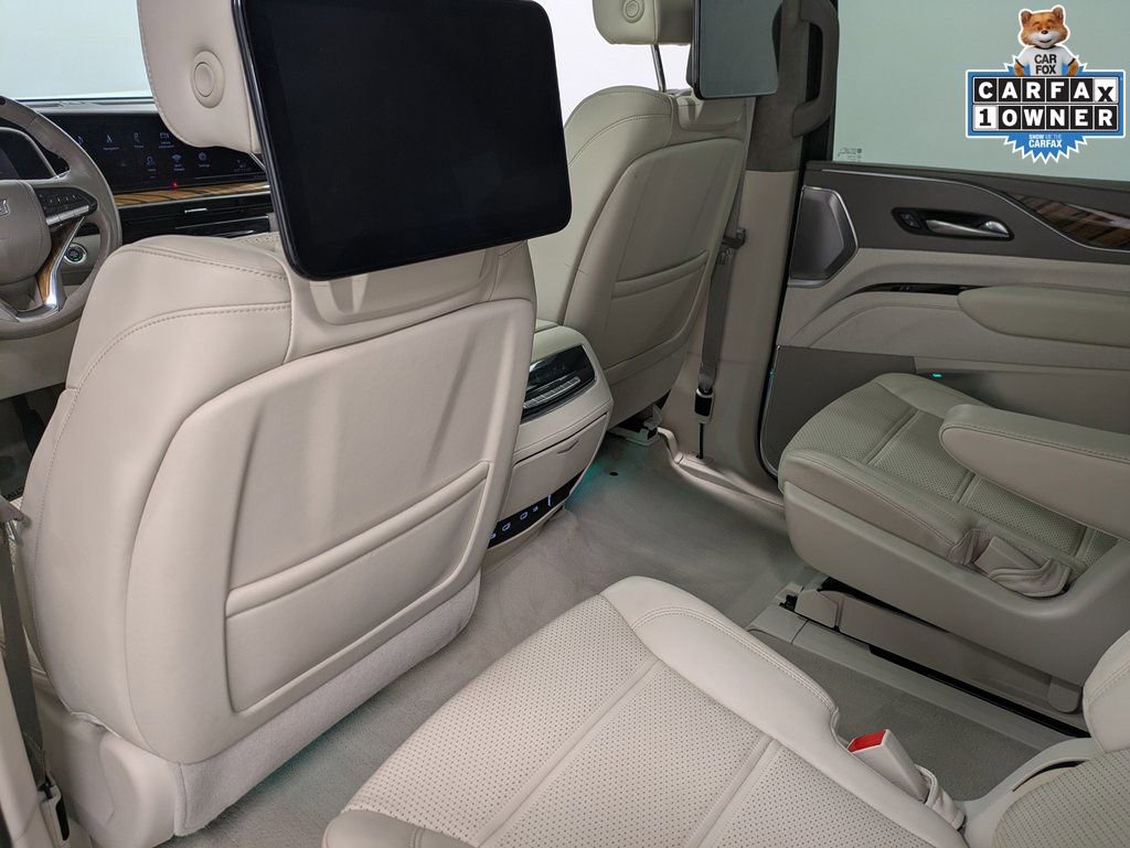 Used 2022 Cadillac Escalade Premium Luxury Platinum w/ Heavy-Duty Trailer Package image 21