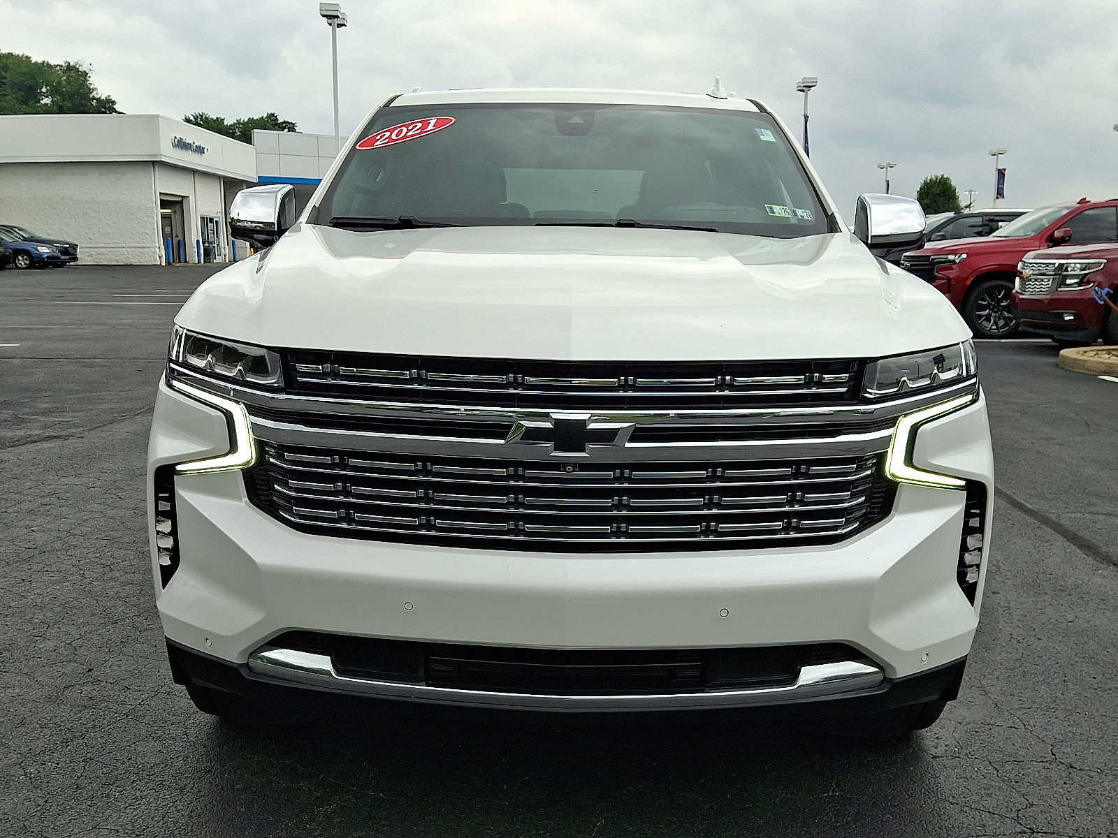 Used 2021 Chevrolet Tahoe Premier w/ Premium Package AWD/4WD image 2