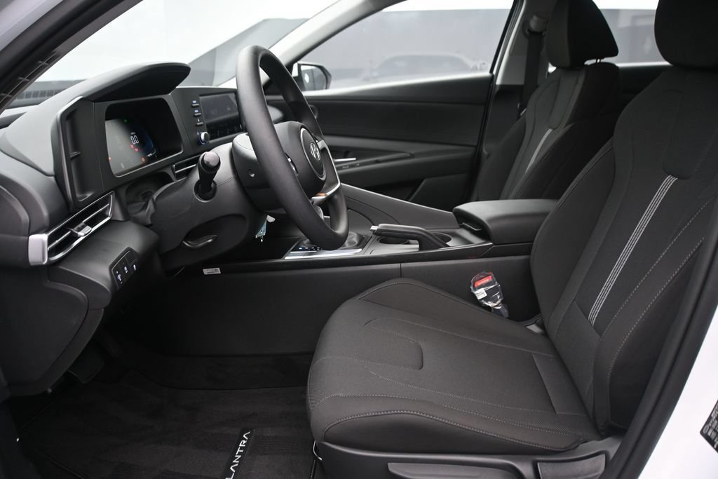 New 2026 Hyundai Elantra SE FWD image 10