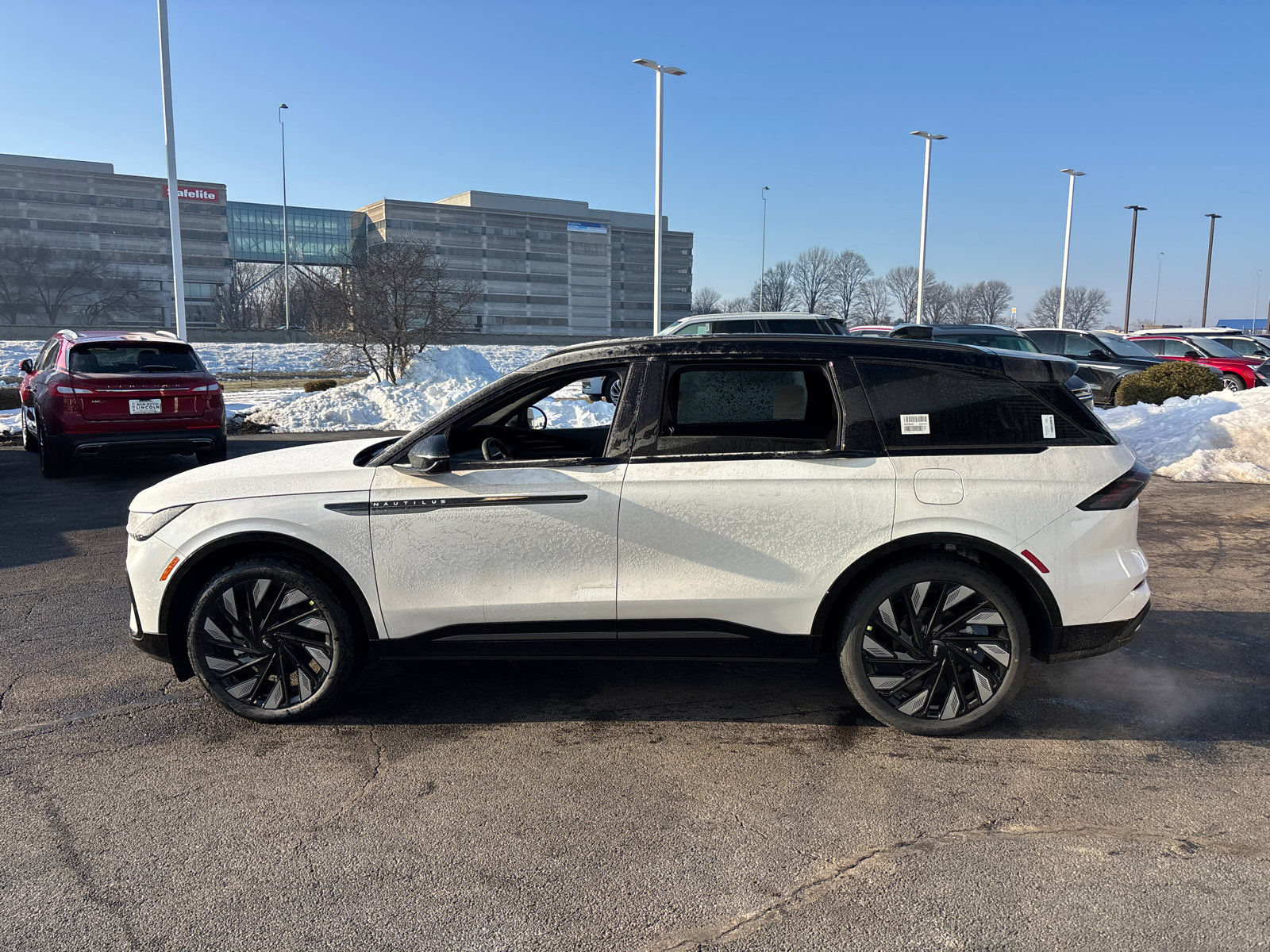 New 2026 Lincoln Nautilus Reserve w/ Jet Appearance Package AWD/4WD image 4