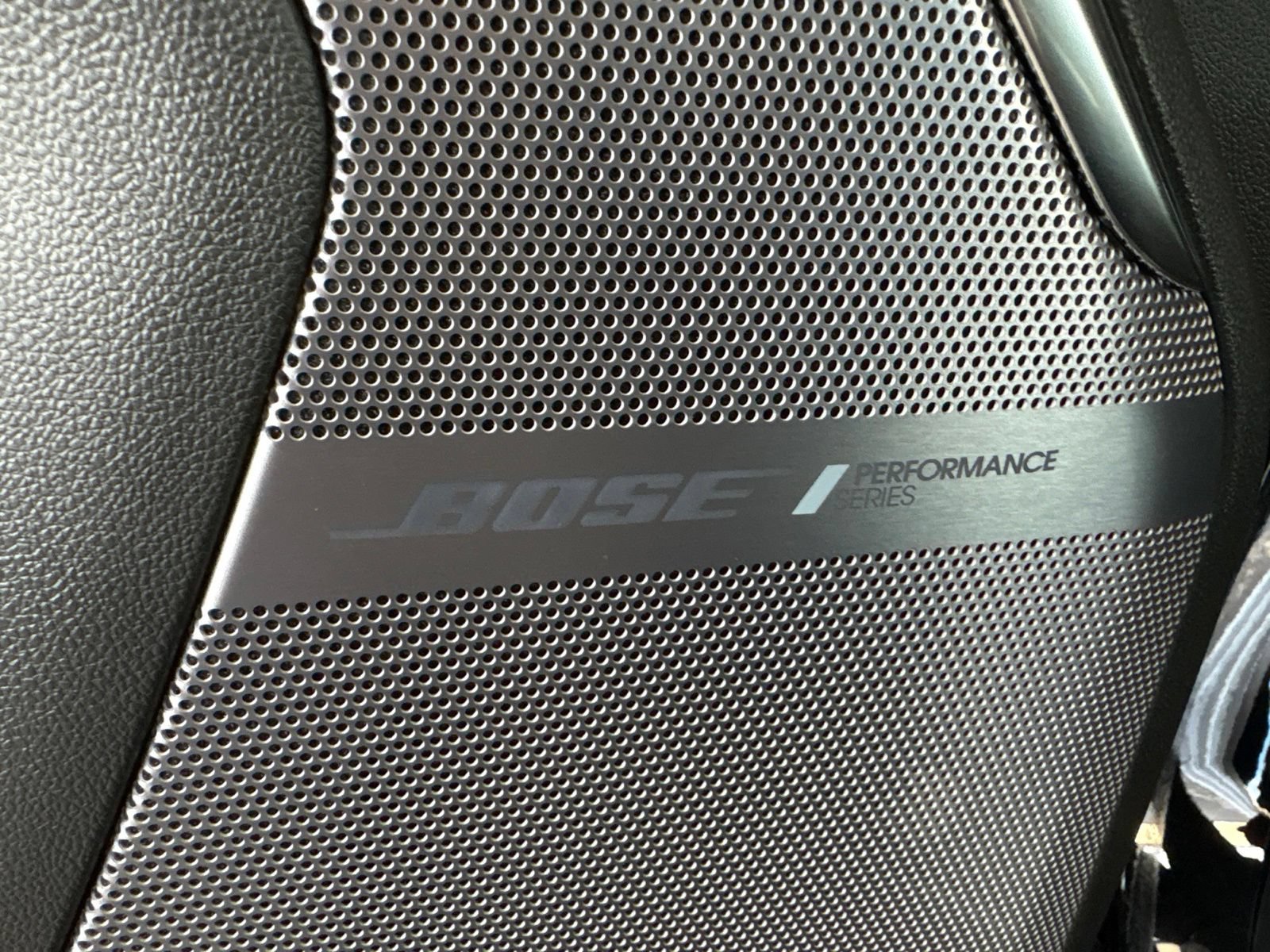 New 2026 GMC Yukon XL Denali Ultimate w/ LPO, Floor Liner Package AWD/4WD image 15
