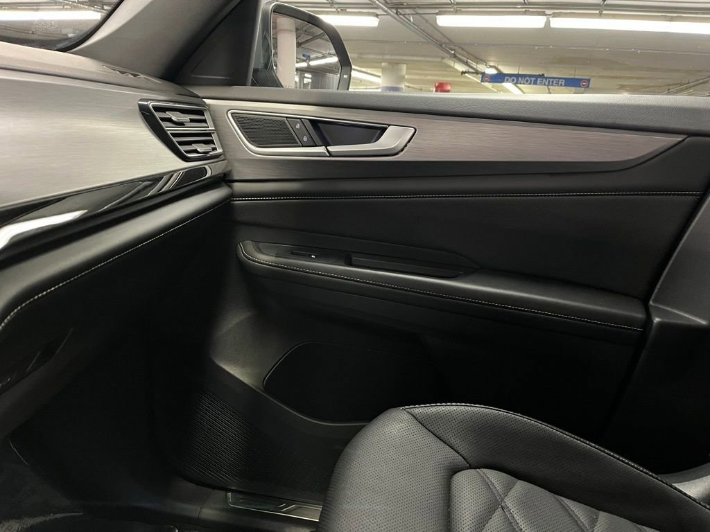 Used 2024 Volkswagen Atlas Cross Sport SE w/ Panoramic Sunroof Package image 30