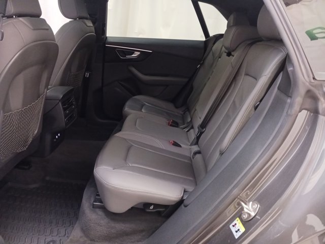 Used 2019 Audi Q8 Premium image 13