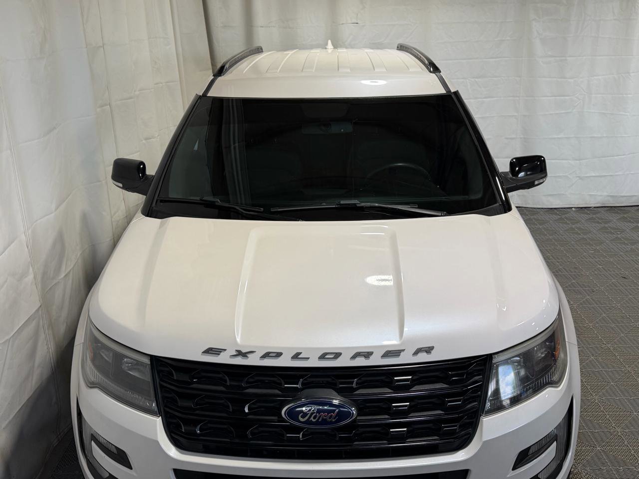 Used 2017 Ford Explorer Sport AWD/4WD image 3