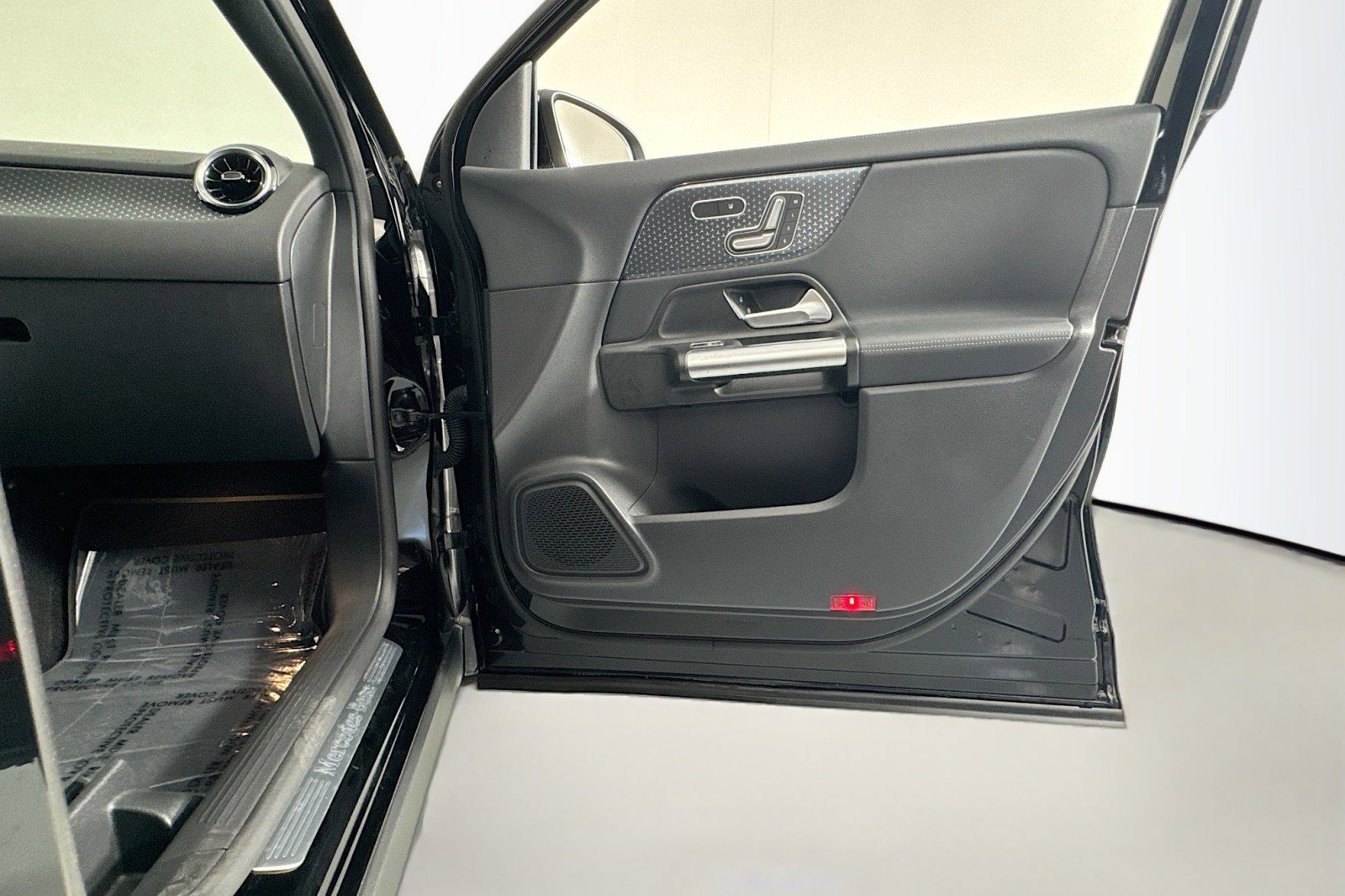 Certified 2026 Mercedes-Benz GLA 250 4MATIC image 23