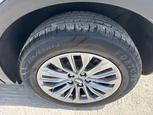 Used 2023 Cadillac XT4 Premium Luxury FWD image 27