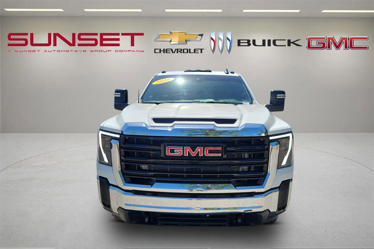 Certified 2024 GMC Sierra 3500 Pro w/ Convenience Package AWD/4WD image 2
