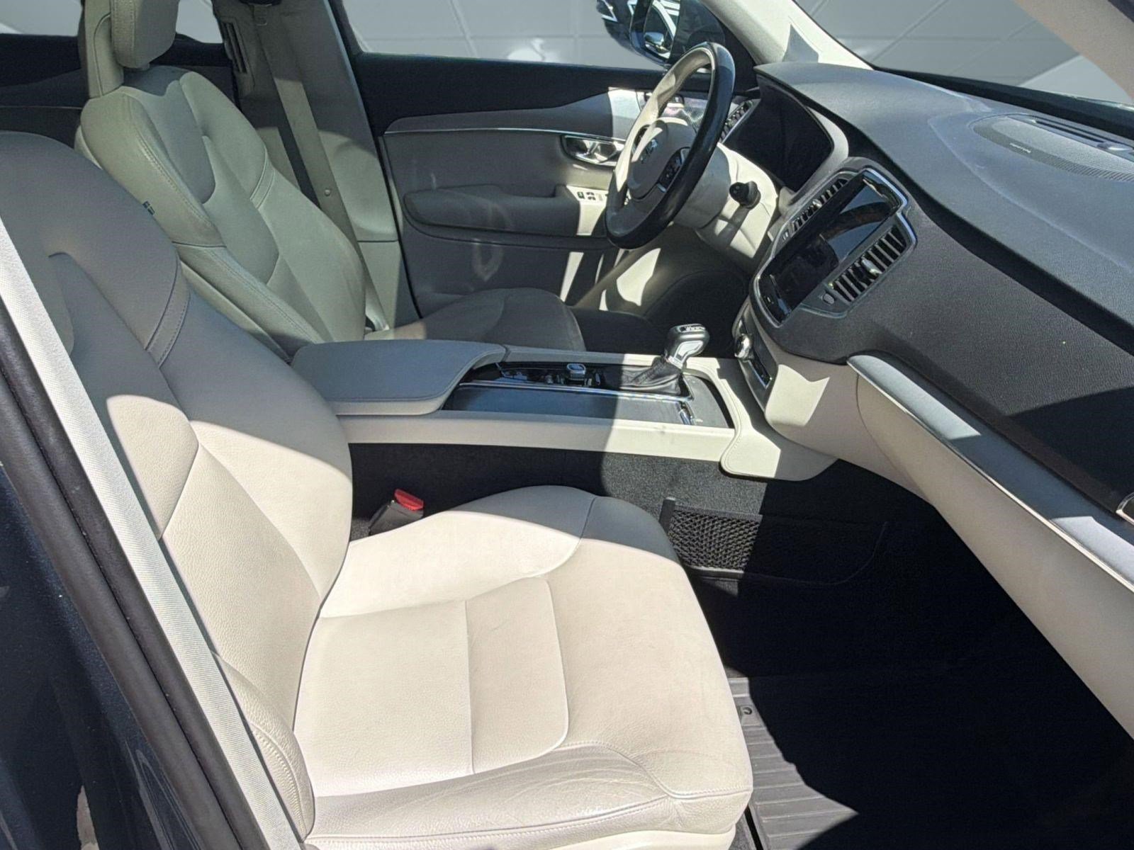 Used 2021 Volvo XC90 T5 Momentum w/ Protection Package Premier FWD image 29